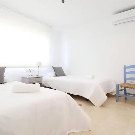 Amazing 3bedroom Flat With Seafront Views & Pool By Sharingco Apartment