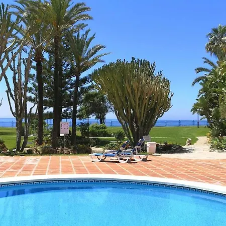Apartment Amazing 3bedroom Flat With Seafront Views & Pool By Sharingco
