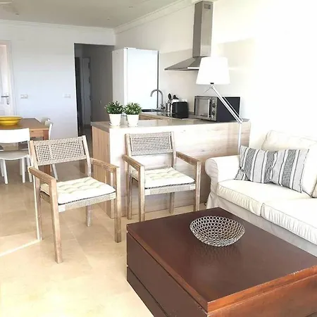 Apartment Amazing 3bedroom Flat With Seafront Views & Pool By Sharingco Marbella
