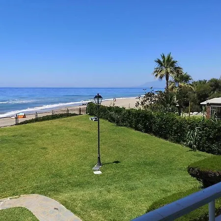 Apartment Amazing 3bedroom Flat With Seafront Views & Pool By Sharingco Marbella