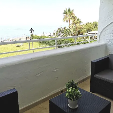 Apartment Amazing 3bedroom Flat With Seafront Views & Pool By Sharingco