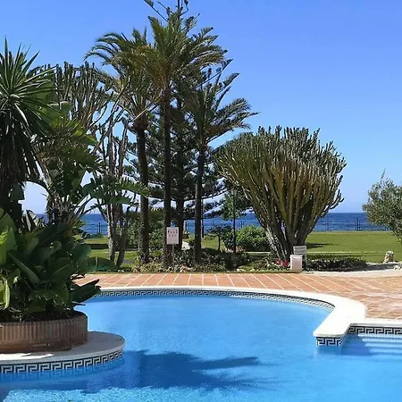 Apartment Amazing 3bedroom Flat With Seafront Views & Pool By Sharingco