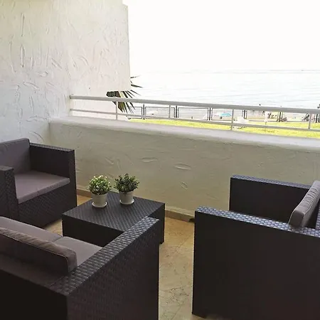 Apartment Amazing 3bedroom Flat With Seafront Views & Pool By Sharingco *