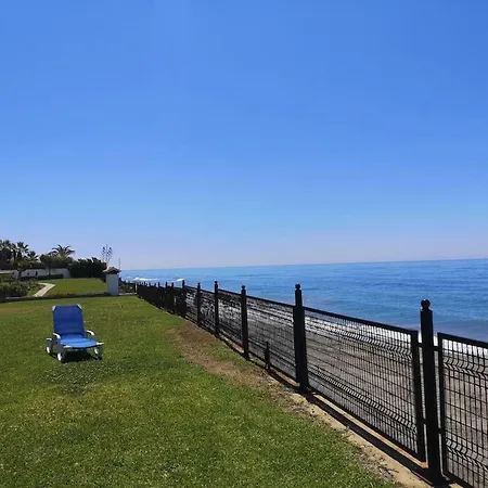 Apartment Amazing 3bedroom Flat With Seafront Views & Pool By Sharingco Marbella