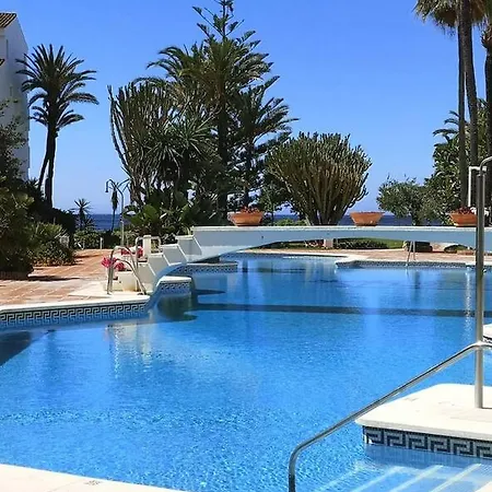 Amazing 3bedroom Flat With Seafront Views & Pool By Sharingco Apartment *